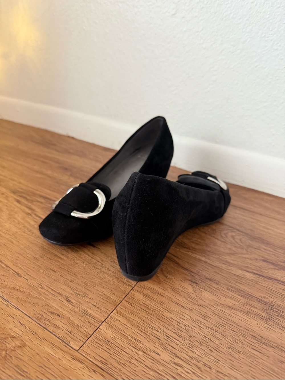 Stuart Weitzman Black Suede Wedge Pumps Size 7.5M - Picture 5 of 8
